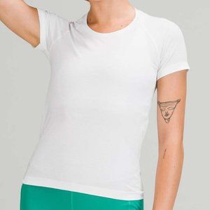 ATL 10k Tour: Swiftly Tech Short Sleeve White *Race Length Sz 6